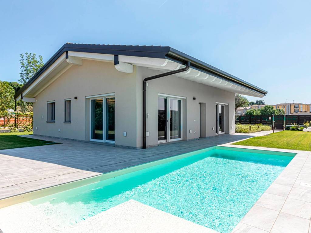 casa indipendente in vendita a Padenghe sul Garda