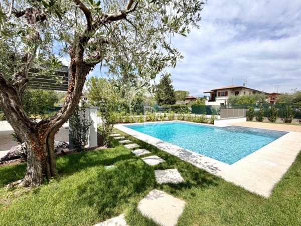 casa indipendente in vendita a Padenghe sul Garda