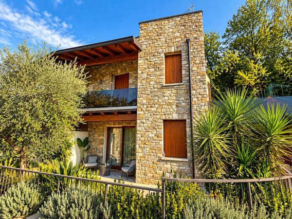 casa indipendente in vendita a Padenghe sul Garda