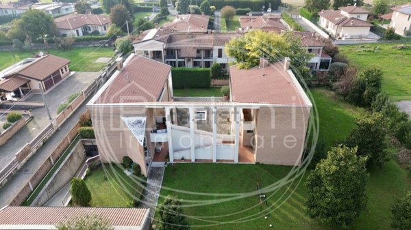 casa indipendente in vendita a Paderno Franciacorta