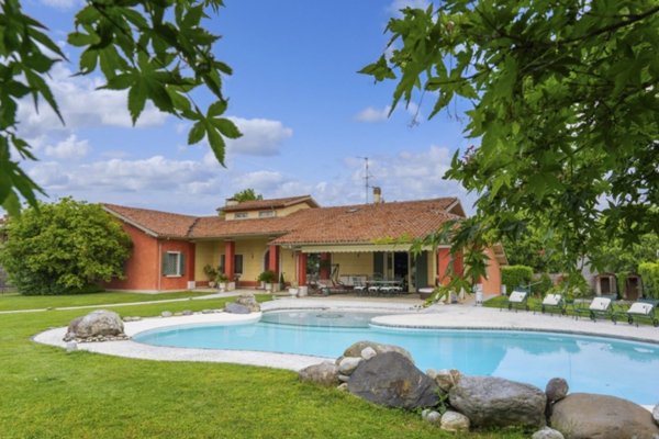 casa indipendente in vendita a Paderno Franciacorta
