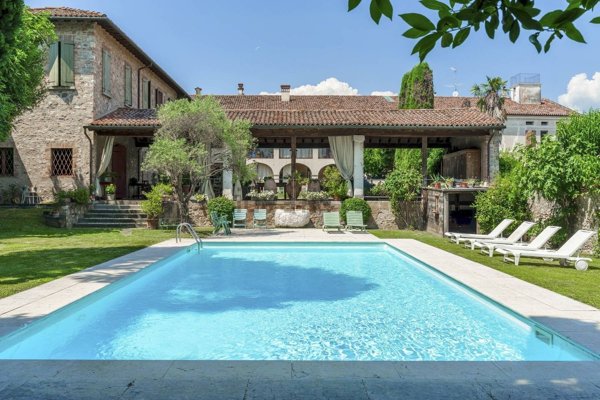 casale in vendita a Paderno Franciacorta