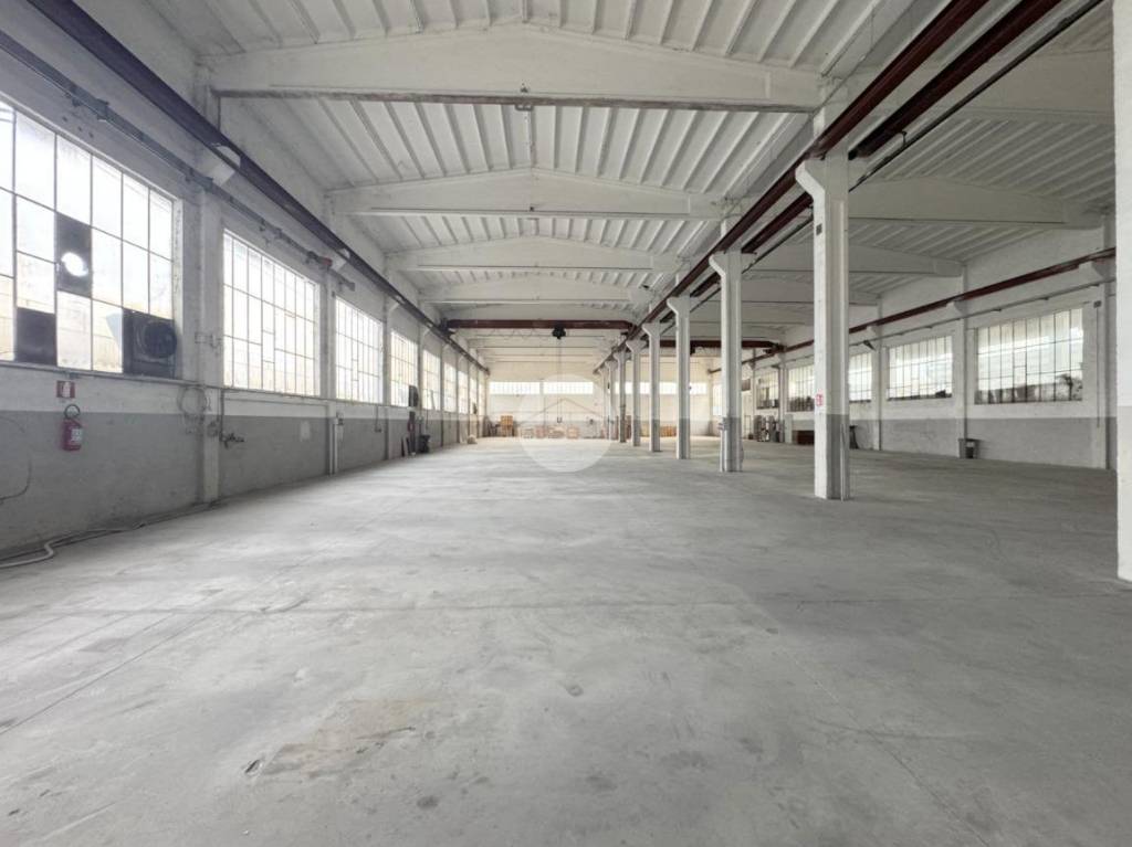 locale commerciale in vendita a Paderno Franciacorta