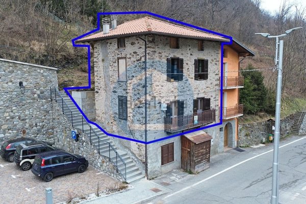 appartamento in vendita a Paisco Loveno