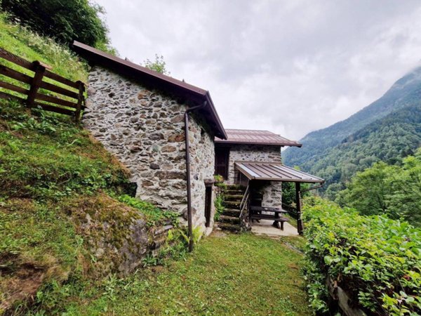 casa indipendente in vendita a Paisco Loveno