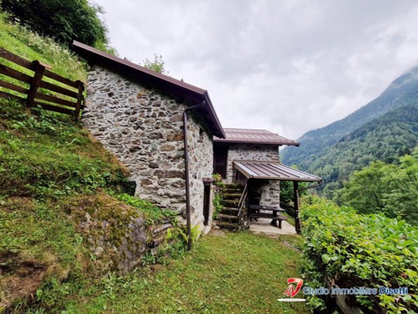 casa indipendente in vendita a Paisco Loveno