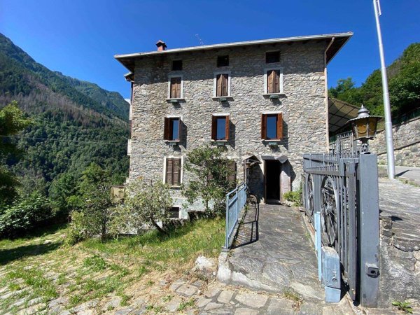 casa indipendente in vendita a Paisco Loveno