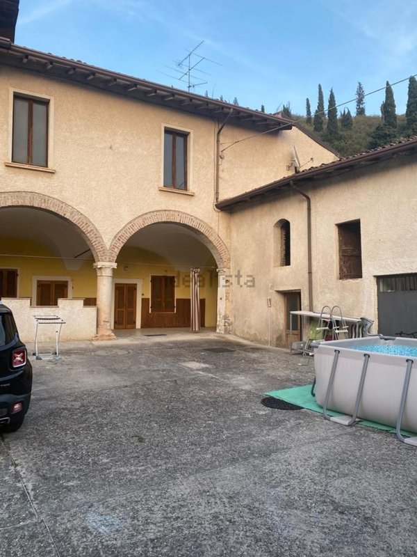 casa indipendente in vendita a Paitone