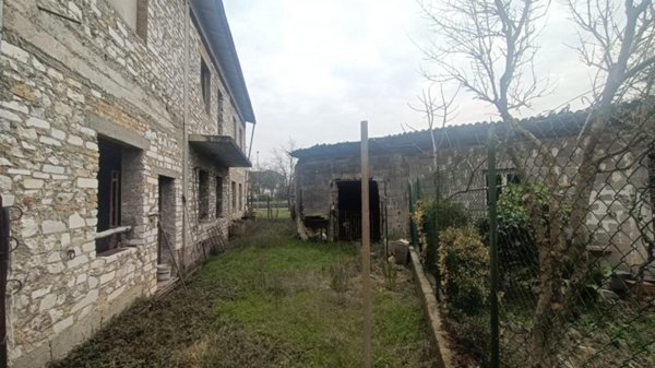 casa indipendente in vendita a Paitone