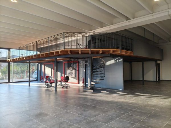 locale commerciale in vendita a Paitone