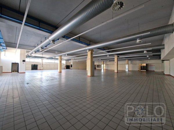 negozio in vendita a Palazzolo sull'Oglio
