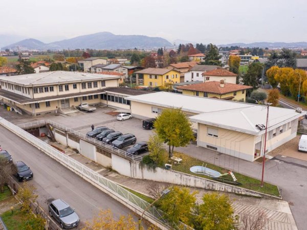 locale commerciale in vendita a Palazzolo sull'Oglio
