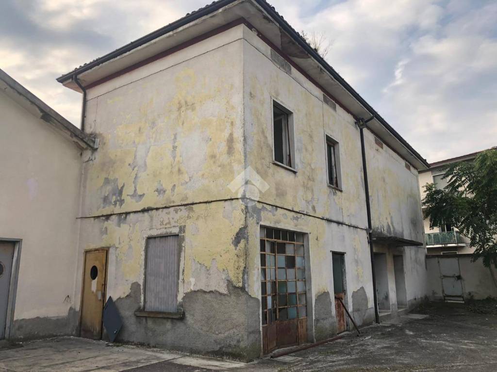appartamento in vendita a Palazzolo sull'Oglio in zona San Pancrazio