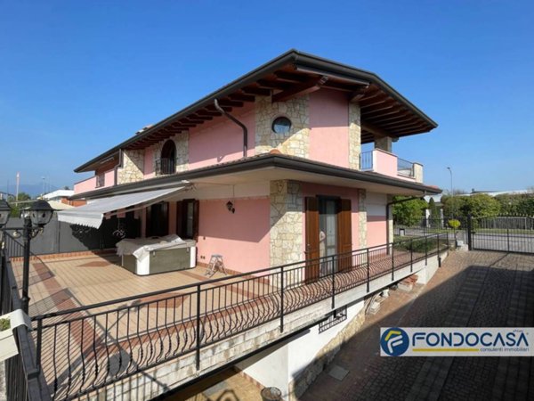 villa in vendita a Palazzolo sull'Oglio