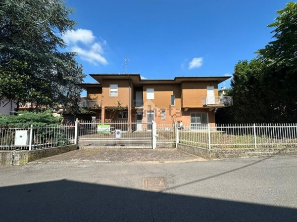 casa indipendente in vendita a Palazzolo sull'Oglio