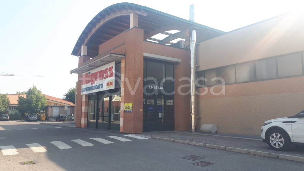 negozio in vendita a Palazzolo sull'Oglio