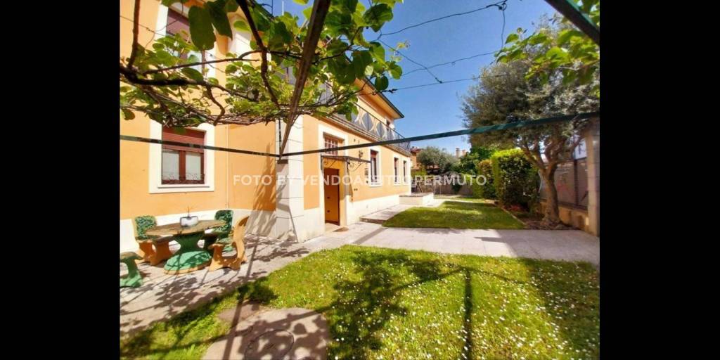 casa indipendente in vendita a Palazzolo sull'Oglio