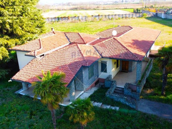 casa indipendente in vendita a Palazzolo sull'Oglio