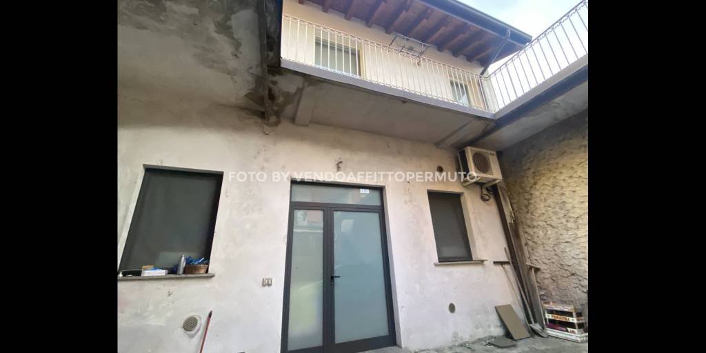 negozio in vendita a Palazzolo sull'Oglio