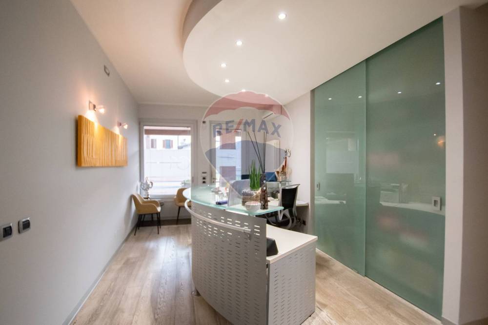 ufficio in vendita a Palazzolo sull'Oglio