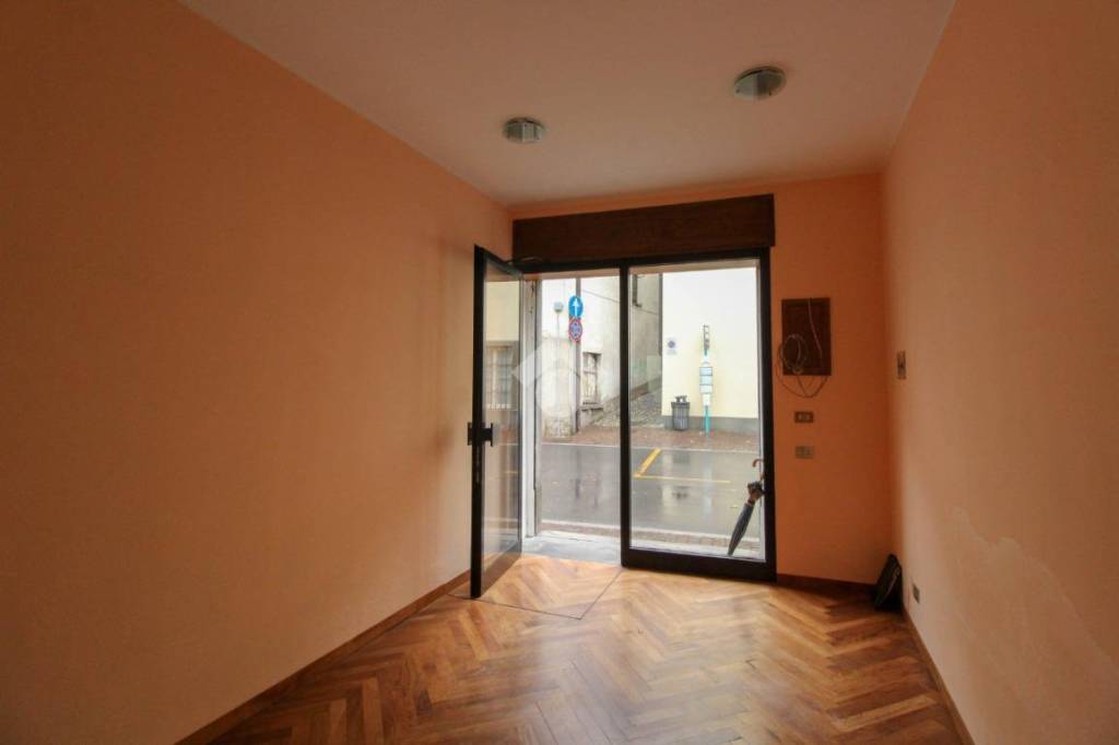 negozio in vendita a Palazzolo sull'Oglio