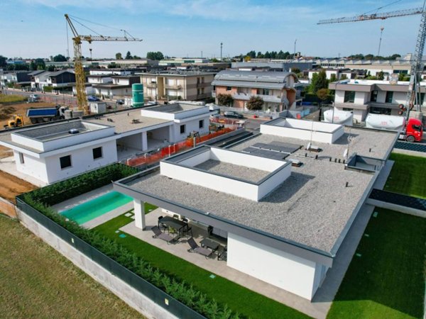 casa indipendente in vendita a Palazzolo sull'Oglio