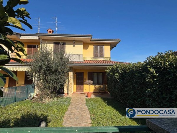 casa indipendente in vendita a Palazzolo sull'Oglio