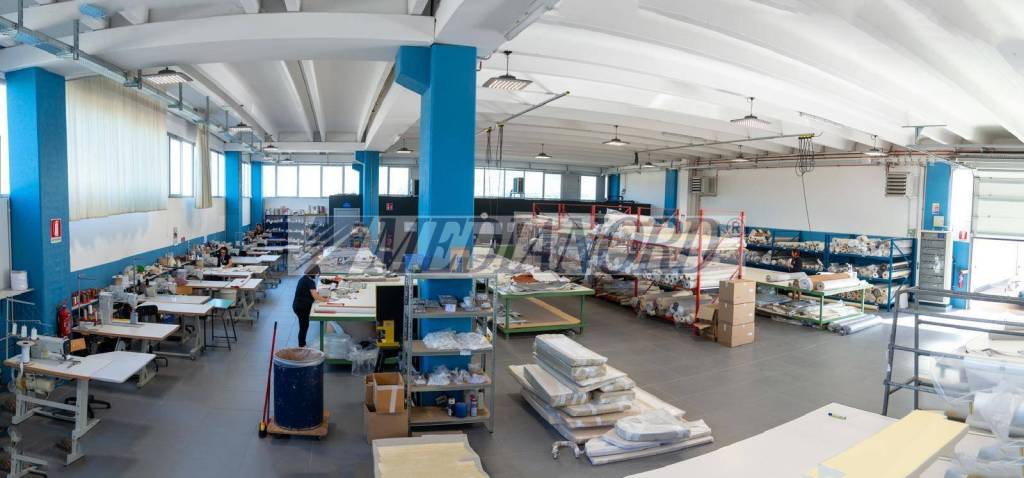 locale commerciale in vendita a Palazzolo sull'Oglio