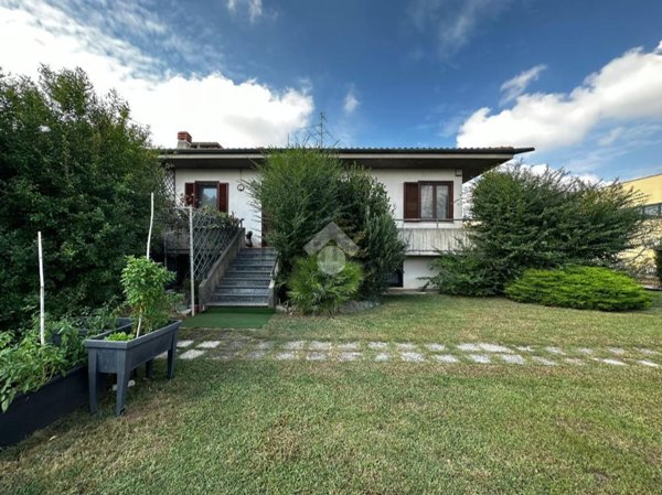 casa indipendente in vendita a Palazzolo sull'Oglio