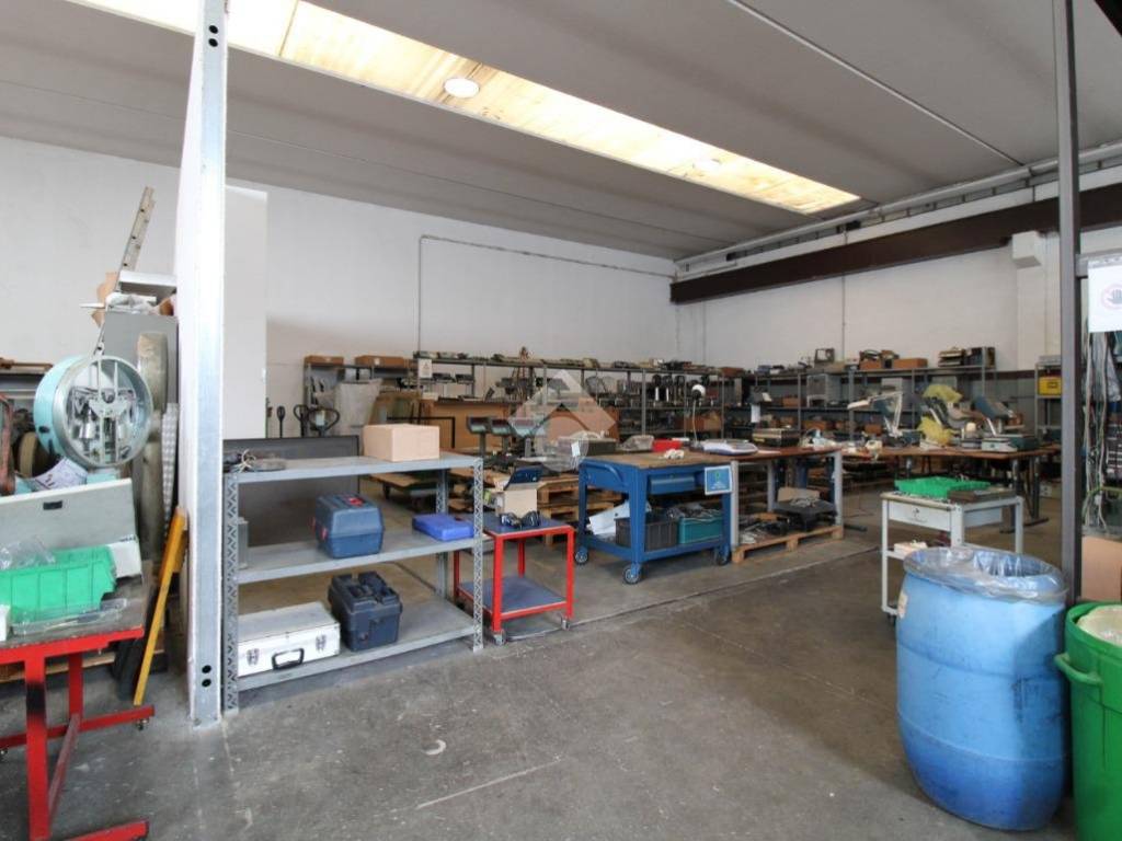 locale commerciale in vendita a Palazzolo sull'Oglio