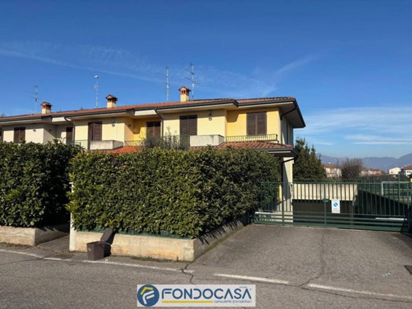 casa indipendente in vendita a Palazzolo sull'Oglio