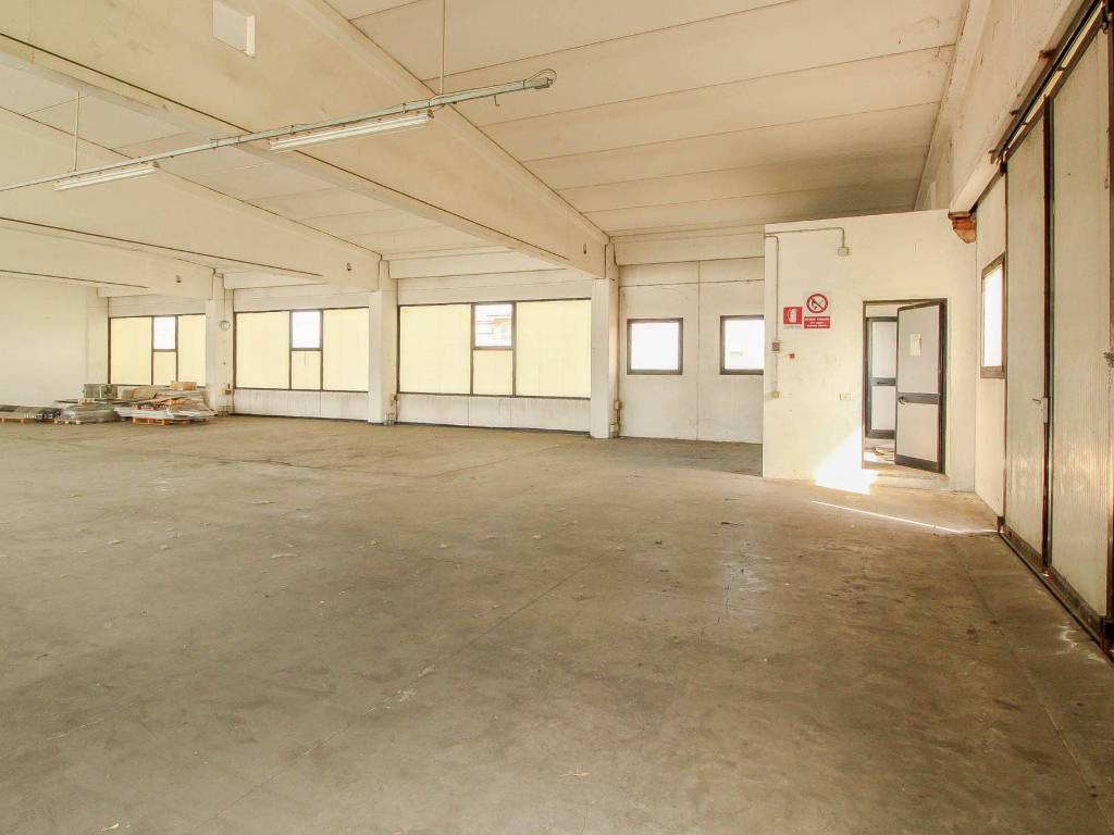 capannone in vendita a Palazzolo sull'Oglio