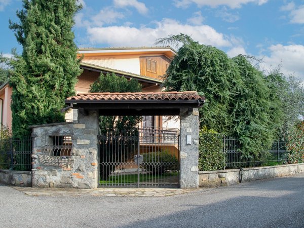 casa indipendente in vendita a Palazzolo sull'Oglio