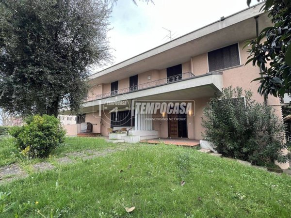 casa indipendente in vendita a Palazzolo sull'Oglio