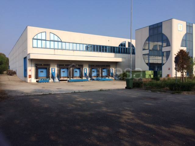 locale commerciale in vendita a Palazzolo sull'Oglio