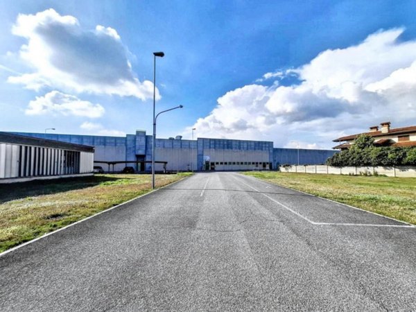 locale di sgombero in vendita a Palazzolo sull'Oglio in zona San Pancrazio