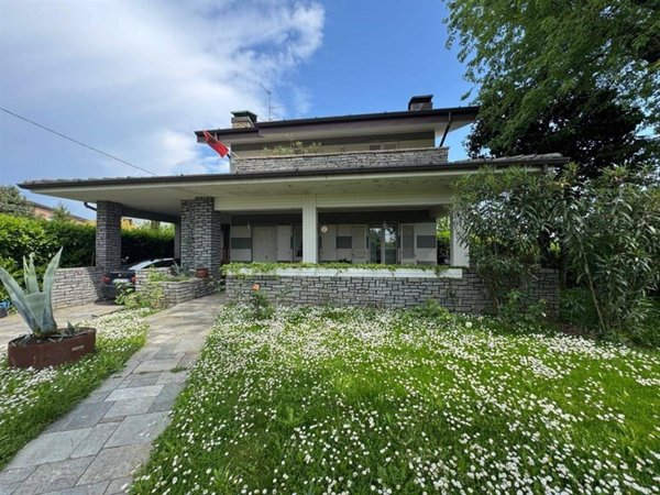 casa indipendente in vendita a Palazzolo sull'Oglio