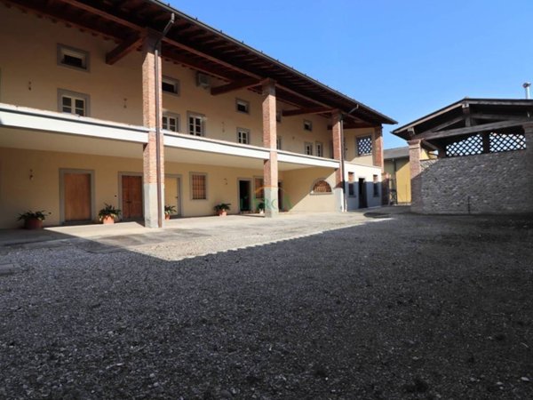 casa indipendente in vendita a Palazzolo sull'Oglio