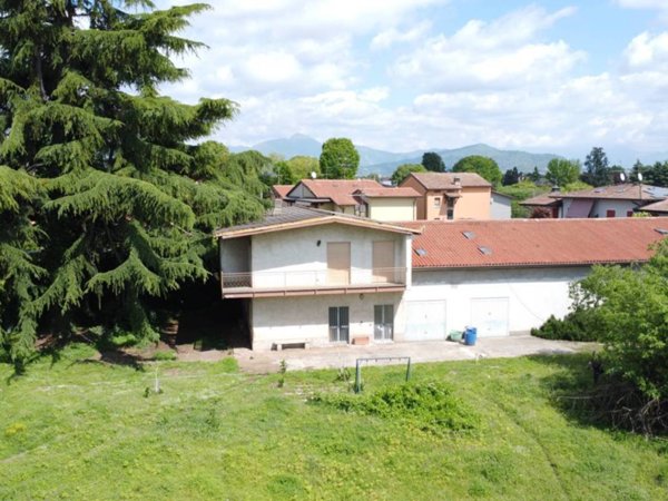 casa indipendente in vendita a Palazzolo sull'Oglio