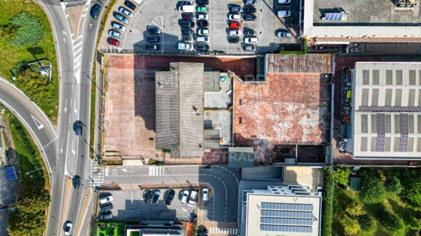 negozio in vendita a Palazzolo sull'Oglio