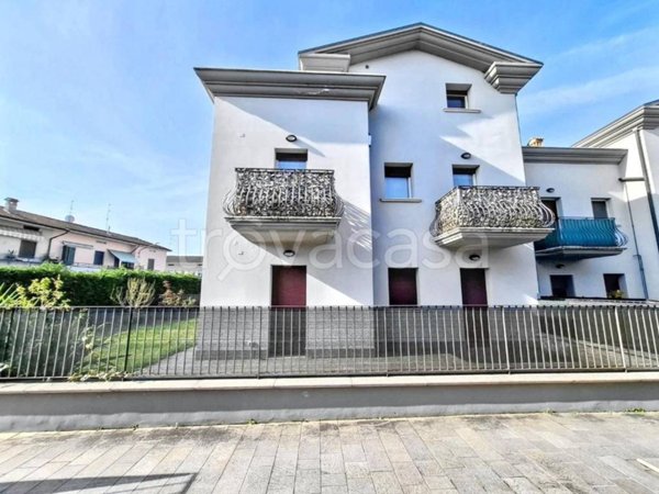 appartamento in vendita a Palazzolo sull'Oglio in zona San Pancrazio