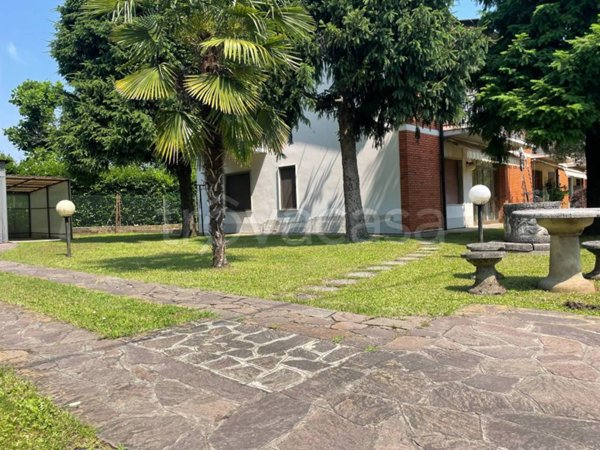 casa indipendente in vendita a Palazzolo sull'Oglio