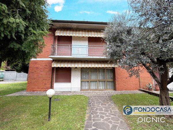 casa indipendente in vendita a Palazzolo sull'Oglio