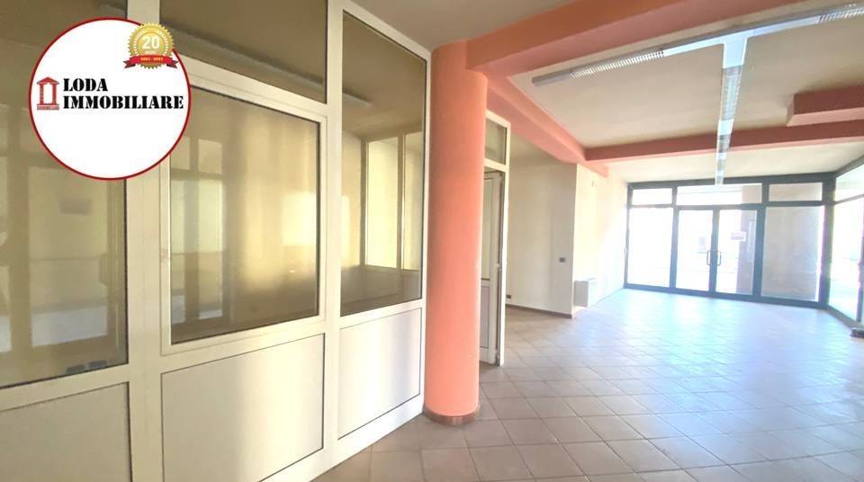 negozio in vendita a Palazzolo sull'Oglio