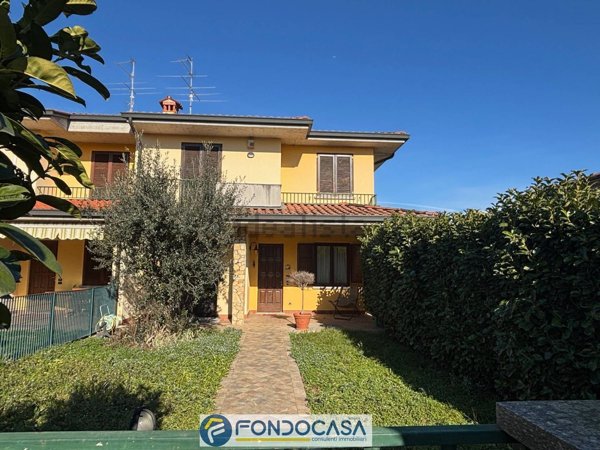 casa indipendente in vendita a Palazzolo sull'Oglio