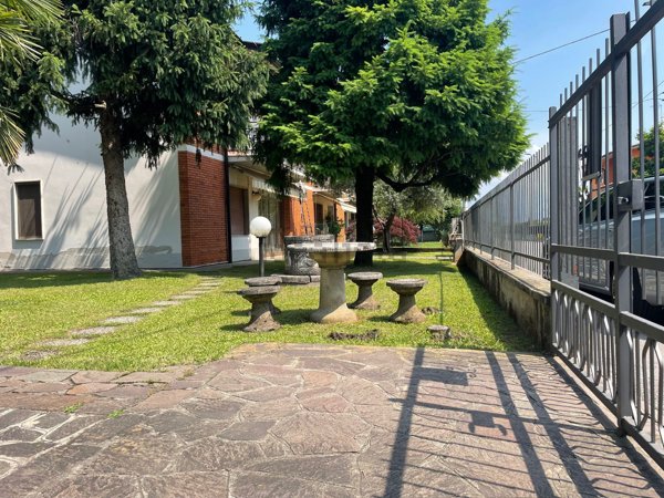 casa indipendente in vendita a Palazzolo sull'Oglio