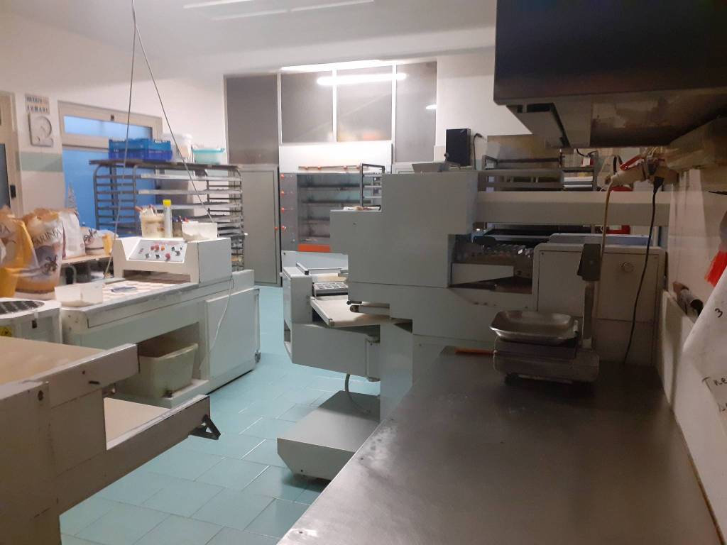 negozio in vendita a Palazzolo sull'Oglio
