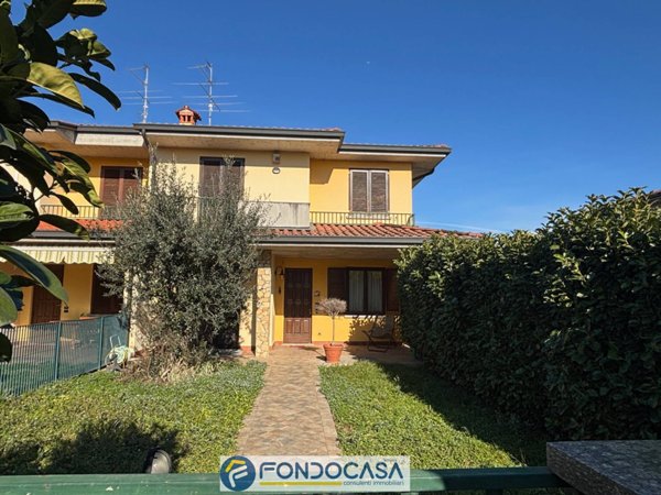 casa indipendente in vendita a Palazzolo sull'Oglio