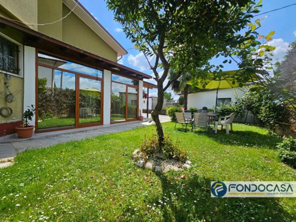 casa indipendente in vendita a Palazzolo sull'Oglio