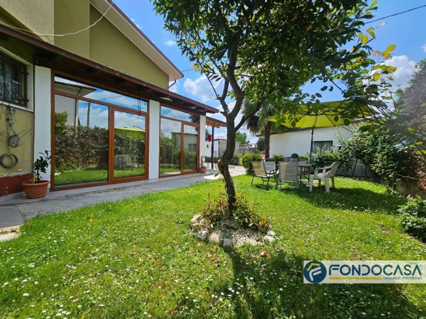 casa indipendente in vendita a Palazzolo sull'Oglio